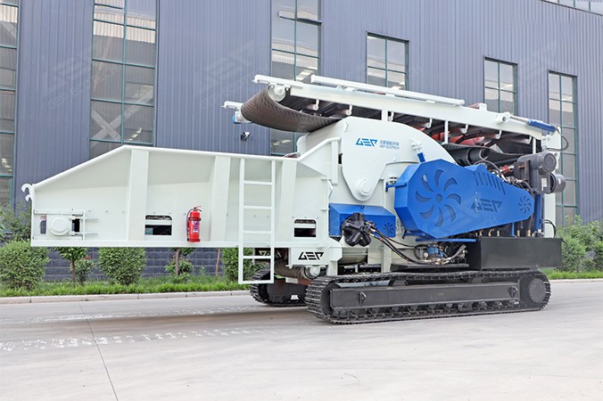 Mobile Schredderanlage auf Raupenfahrwerk