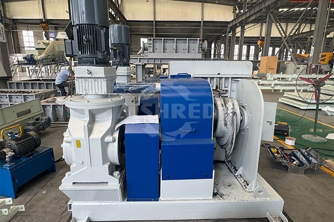 Reifen-Entdrahtungsmaschine